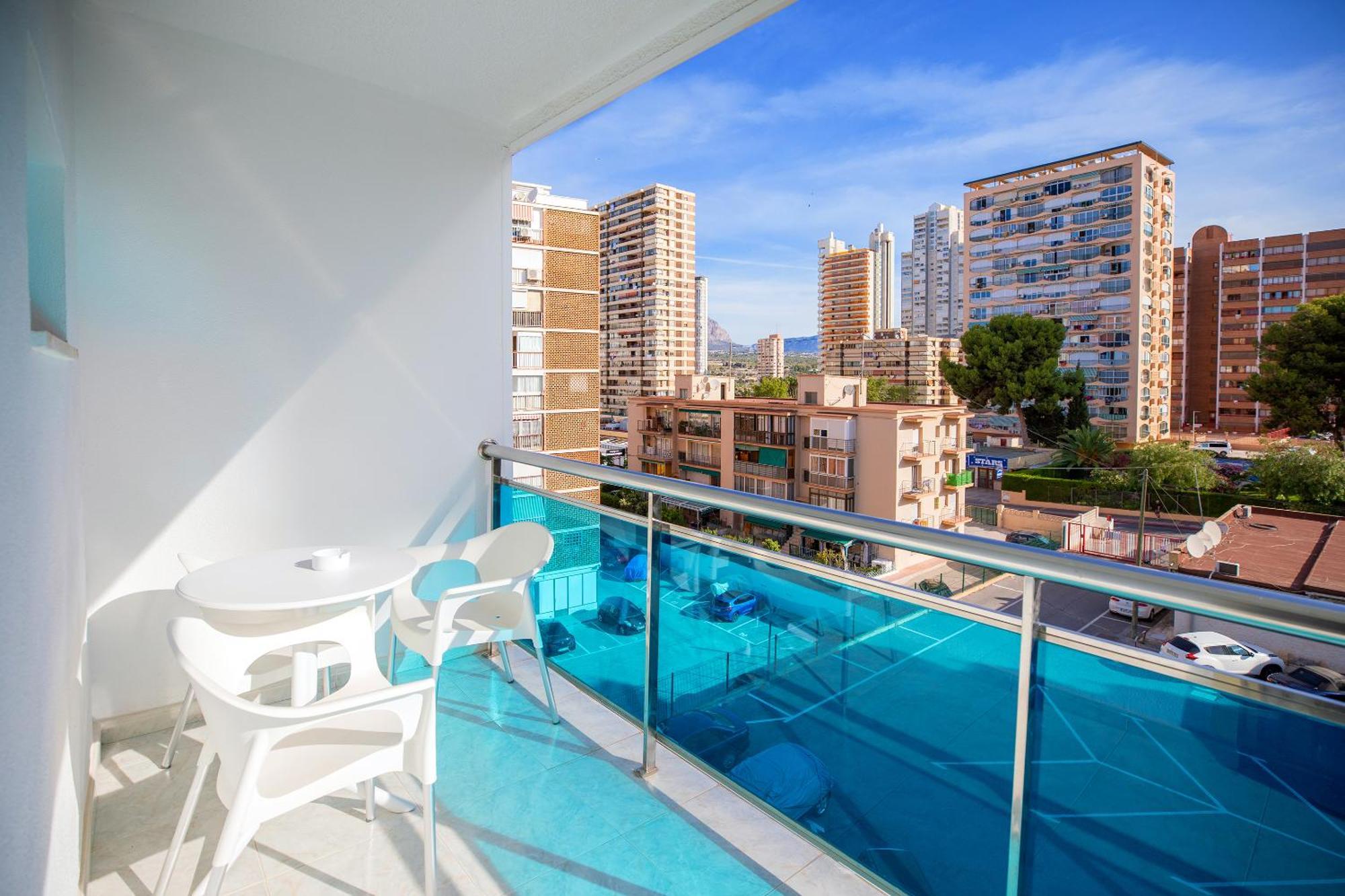 Hotel Servigroup Nereo Бенидорм Стая снимка