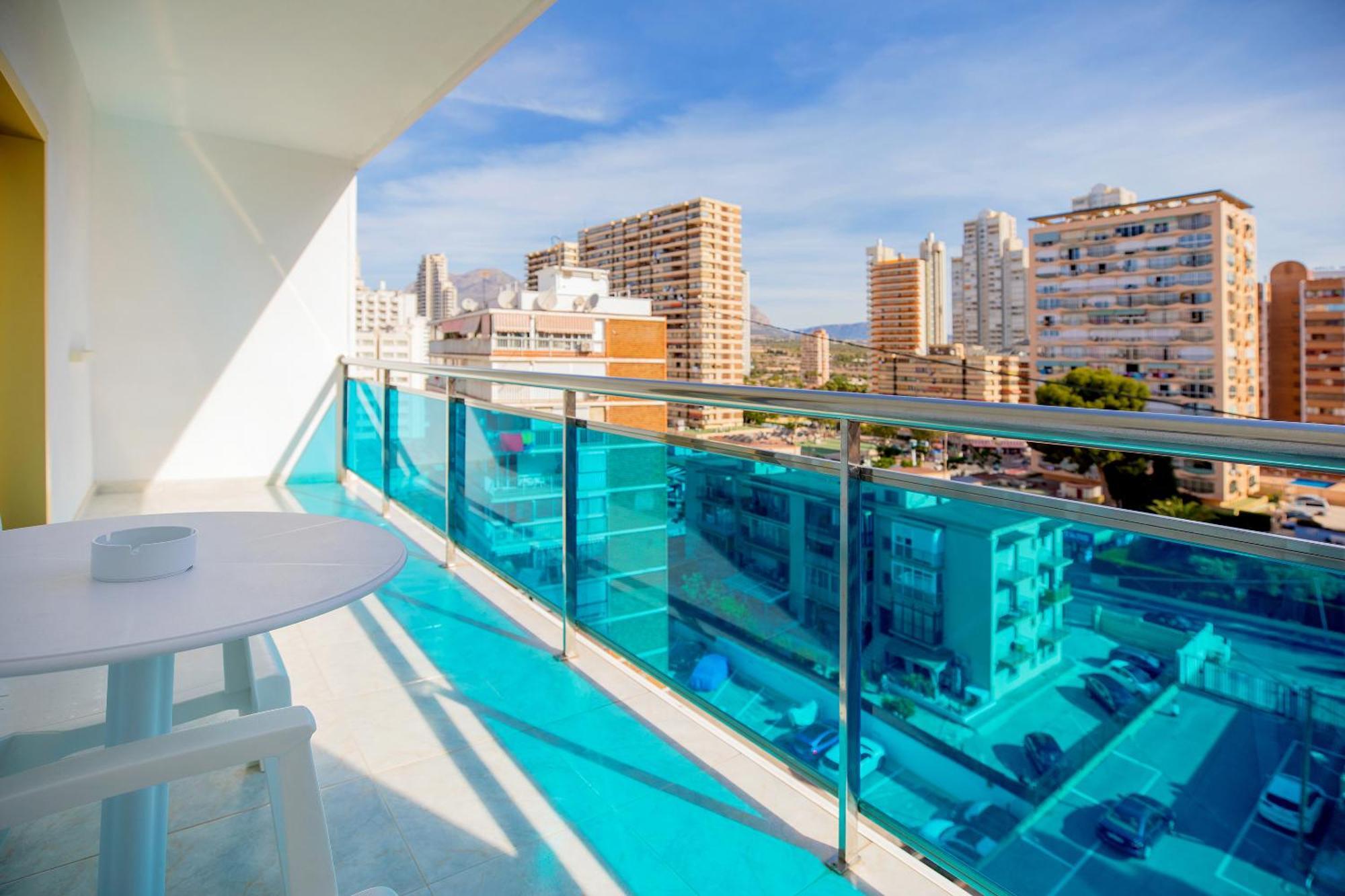 Hotel Servigroup Nereo Бенидорм Стая снимка