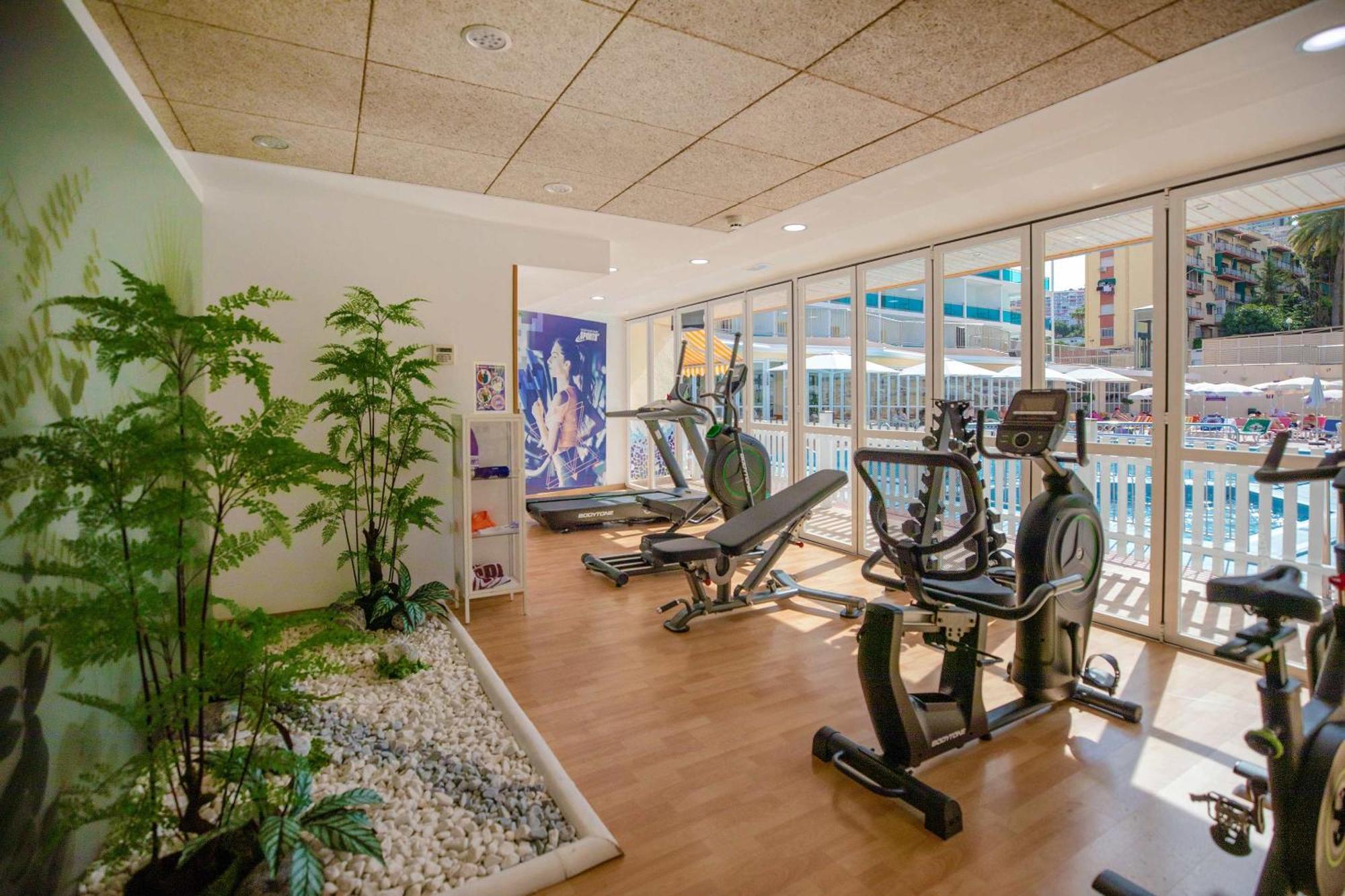 Hotel Servigroup Nereo Бенидорм Екстериор снимка