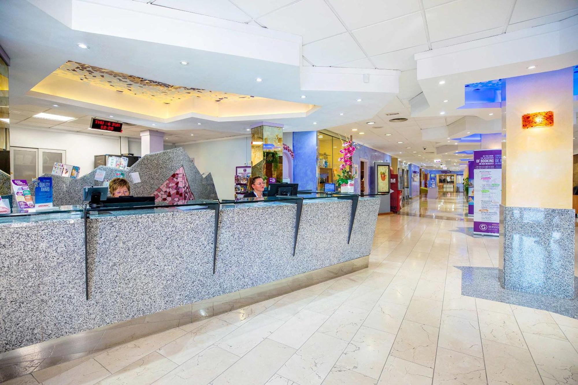 Hotel Servigroup Nereo Бенидорм Екстериор снимка