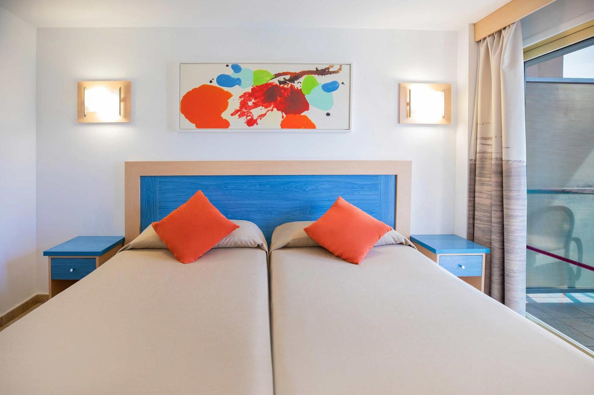 Hotel Servigroup Nereo Бенидорм Стая снимка