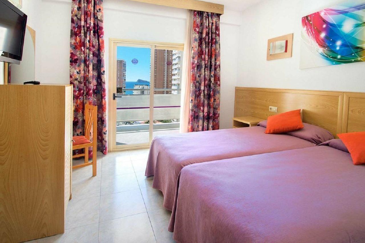 Hotel Servigroup Nereo Бенидорм Екстериор снимка